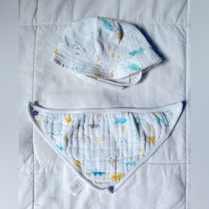 Newborn baby hat and matching bib